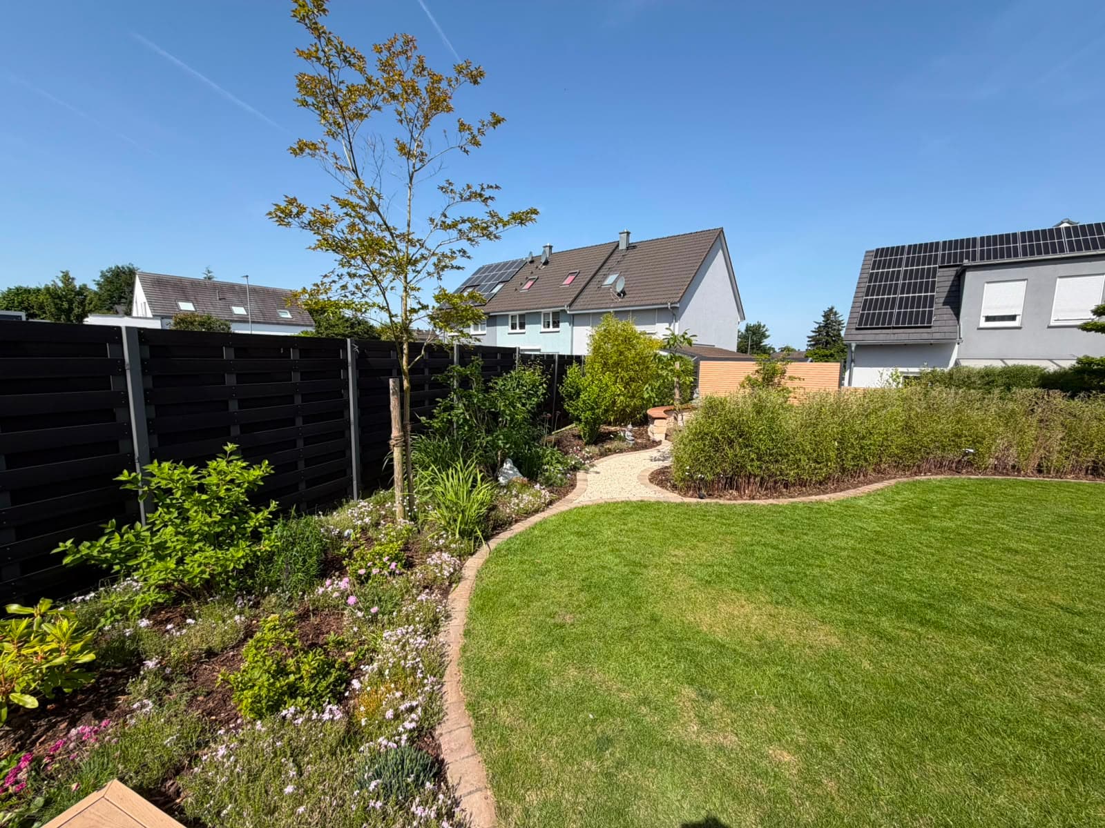 MACHBAR Projekt — gepflegte Gartenanlage